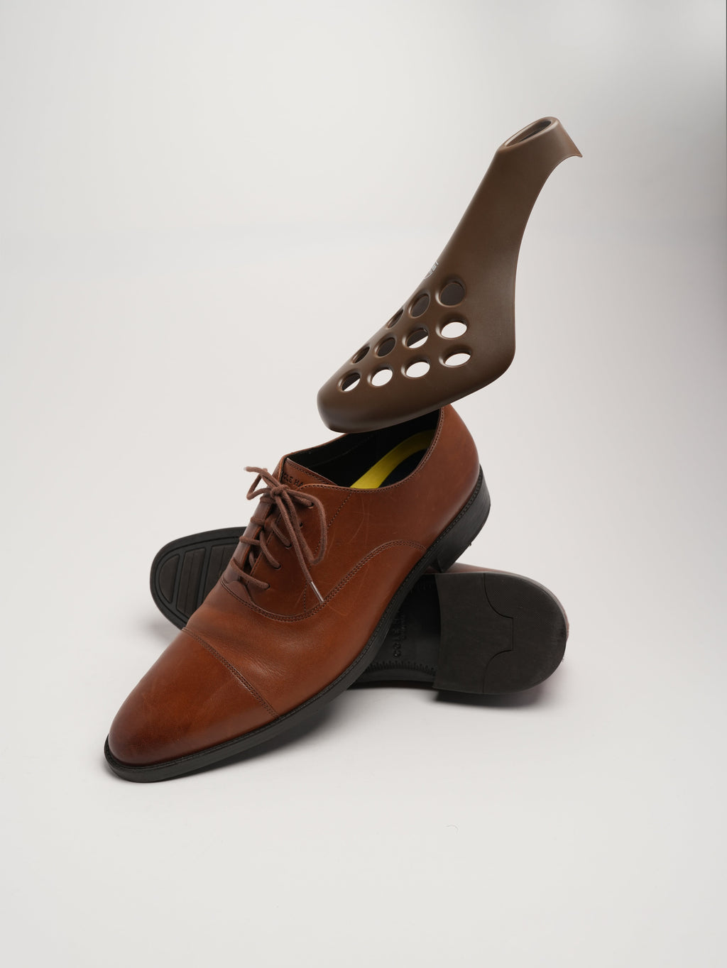 Fresh Flow Shoe Trees for Sneakers, Dress Shoes and Boots